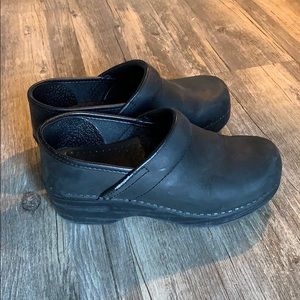 Dansko size 35